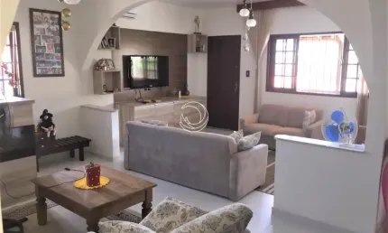 Linda casa residencial de 3 dormitórios no itacorubi