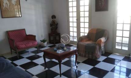 LINDA CASA RESIDENCIAL DE 3 DORMITÓRIOS NA TRINDADE