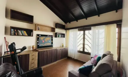 LINDA CASA RESIDENCIAL DE 4 DORMITÓRIOS NO PANTANAL