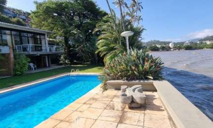 ÓTIMA CASA RESIDENCIAL DE 5 DORMITÓRIOS NO SACO DOS LIMÕES