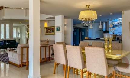 LINDA CASA RESIDENCIAL DE 4 DORMITÓRIOS NO CÓRREGO GRANDE