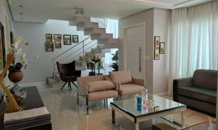 LINDA CASA RESIDENCIAL DE 3 DORMITÓRIOS NO SANTO ANTÔNIO DE LISBOA
