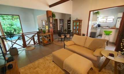 LINDA CASA RESIDENCIAL DE 2 DORMITÓRIOS EM SANTO ANTÔNIO DE LISBOA