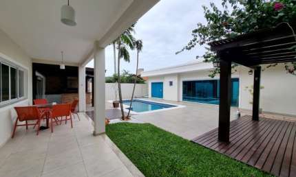 LINDA CASA RESIDENCIAL DE 5 DORMITÓRIOS EM SAMBAQUI