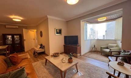 LINDO APARTAMENTO DE 3 DORMITÓRIOS NO CENTRO DE FLORIANÓPOLIS