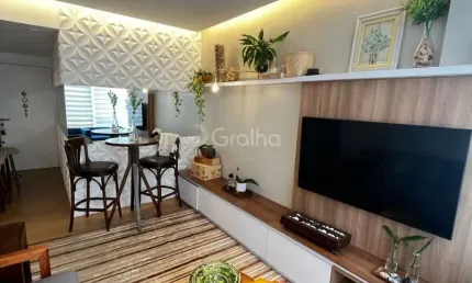 CHARMOSO APARTAMENTO DE 2 DORMITÓRIOS NO CENTRO DE FLORIANÓPOLIS