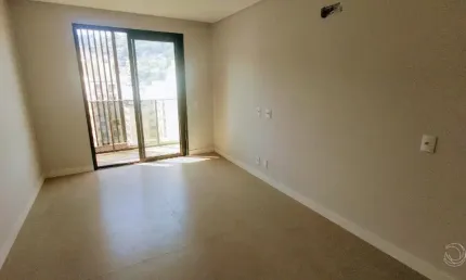 Ótimo apartamento de 2 dormitórios no centro de florianópolis