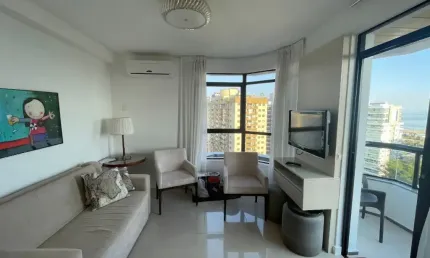 LINDO FLAT DE 1 DORMITÓRIO NO CENTRO DE FLORIANÓPOLIS