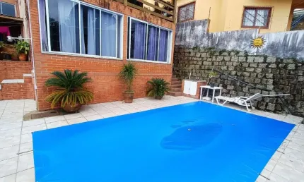 Ótima casa residencial de 3 dormitórios no centro de florianópolis
