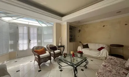 EXCELENTE CASA RESIDENCIAL DE 4 DORMITÓRIOS NO CENTRO DE FLORIANÓPOLIS