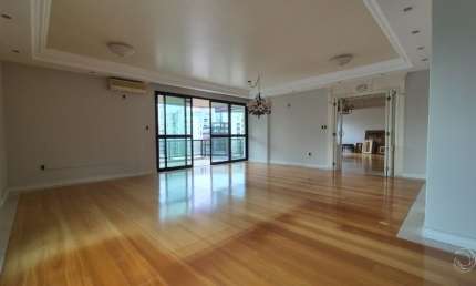 ÓTIMO APARTAMENTO DE 4 DORMITÓRIOS NO CENTRO DE FLORIANÓPOLIS