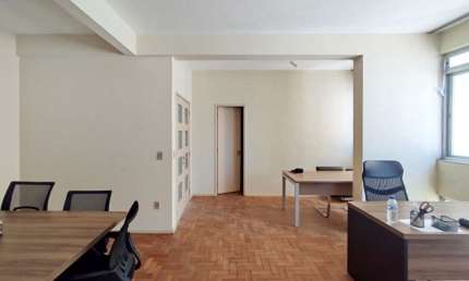 ÓTIMO APARTAMENTO DE 4 DORMITÓRIOS NO CENTRO DE FLORIANÓPOLIS