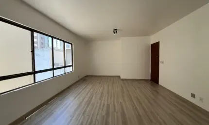 LINDO APARTAMENTO DE 3 DORMITÓRIOS NO CENTRO DE FLORIANÓPOLIS