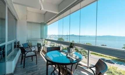 LINDO APARTAMENTO DE 4 DORMITÓRIOS NO CENTRO DE FLORIANÓPOLIS