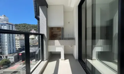 ÓTIMO APARTAMENTO DE 2 DORMITÓRIOS NO CENTRO DE FLORIANÓPOLIS