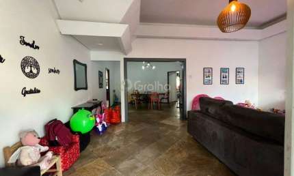 CASA RESIDENCIAL DE 3 DORMITÓRIOS NO CENTRO DE FLORIANÓPOLIS