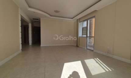 Apartamento de 3 dormitórios no Centro de Florianópolis