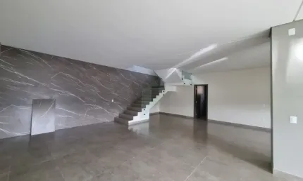 Maravilhosa casa com 360metros quadrados e 3 suítes no córrego grande