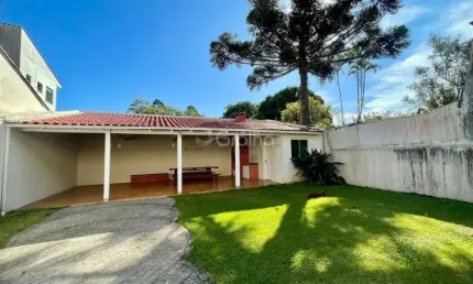 Casa residencial de 309m² com 4 quartos sendo 1 suíte no bairro córrego grande