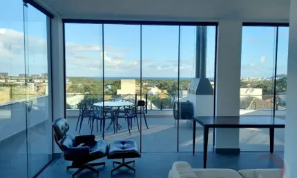 Excelente casa residencial com 05 dormitórios no bairro rio tavares
