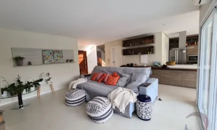 Maravilhosa casa residencial de 4 dormitórios no bairro rio tavares