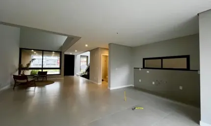 Maravilhosa casa residencial de 208m² no bairro rio tavares