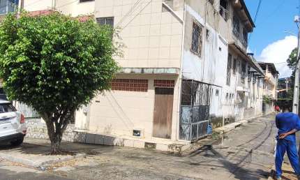 Casa com 6 quartos à venda na Rua Coqueiro Grande, 68, Cajazeiras, Salvador