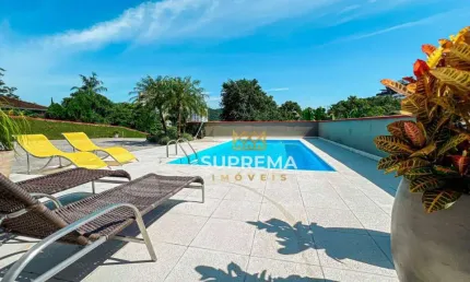 Casa com 3 dormitórios à venda, 250 m² por R$ 1.890.000,00 - Anita Garibaldi - Joinville/SC
