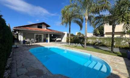 Casa com 3 dormitórios à venda, 200 m² por R$ 1.600.000,00 - Guanabara - Joinville/SC
