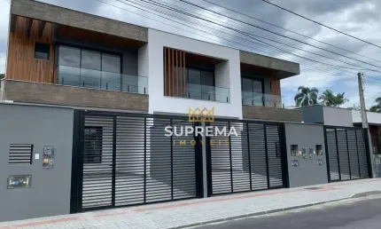 Sobrado com 3 dormitórios à venda, 136 m² por R$ 868.000,00 - Saguaçu - Joinville/SC