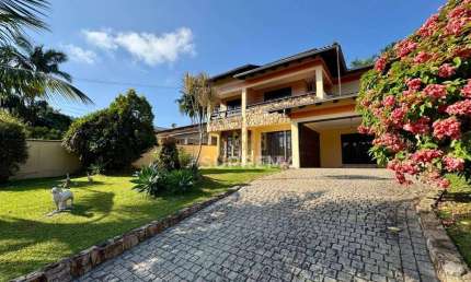 Casa com 4 dormitórios para alugar, 400 m² por R$ 6.900,00/mês - Bom Retiro - Joinville/SC