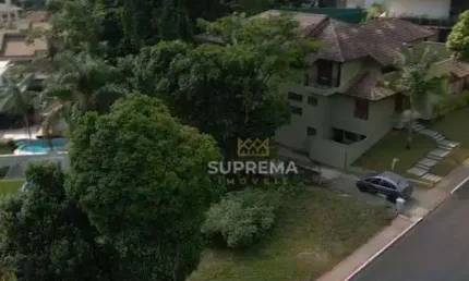 Terreno à venda no Condomínio Orleans, 688 m² por R$ 3.200.000 - América - Joinville/SC