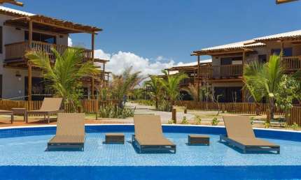 ITACIMIRIM, EXCELENTE APTO TIPO VILLAGE DUPLEX COM 3 SUITES E 167 M² PÉ NA AREIA. PORTEIRA FECHADA