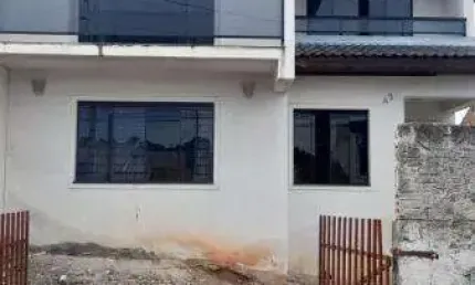 LINDO SOBRADO NO  BAIRRO CACHOEIRA EM ARAUCARIA  PROXIMO ROTATORIA DO PARQUE 5 MINUTOS DO CENTRO