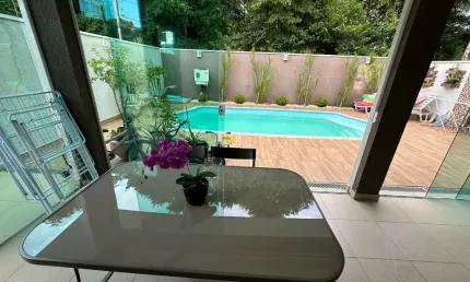 Casa sobrado, 3 dormitórios ( 1 suíte), condomínio crystal park, jacareí.