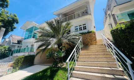 Casa Sobrado, 3 Dormitórios ( 1 Suíte), 4 vagas, Altos da Serra, Urbanova.