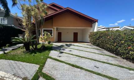 Casa Sobrado 3 Dormitórios ( 1 Suíte), Piscina, Altos da Serra II, Urbanova, Sjc.