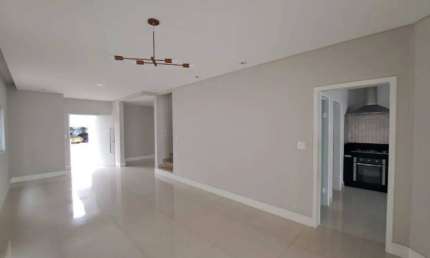Casa 4 dormitorios ( 2 suítes), 4 vagas, Floradas do Paratehy, Urbanova, Sjc.