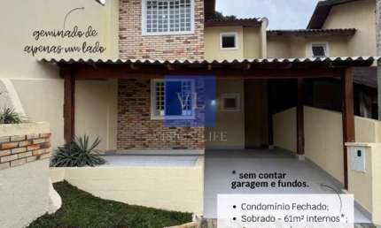 Sobrado à Venda em Santa Cândida - 2 Quartos, 86m² total - Condomínio Fechado - R$369.000,00
