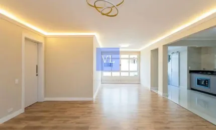 Apartamento reformado no Centro Cívico: 3 quartos, 1 suíte