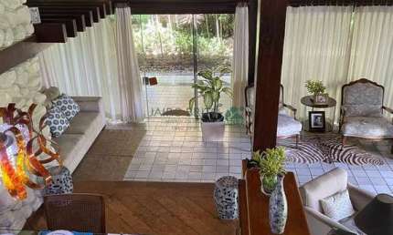 Casa alto padrão com 4 suítes à venda 50 metros da praia - Ilhéus - Bahia