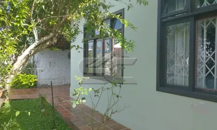 Casa com 03 Quartos, 150 m² , mais 40 m² de edicula - Xaxim