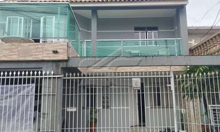Sobrado com 03 Quartos (02 Suítes) - Alto Boqueirão