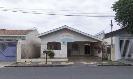 Casa com 3 dormitórios sala copa cozinha wc  social e serviço edícula  à venda, 170 m²