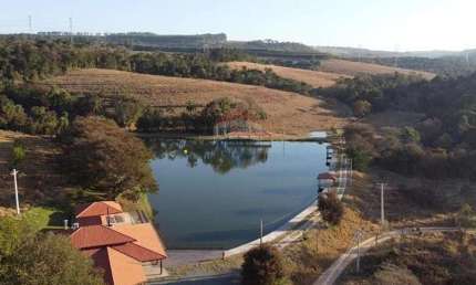 Linda Fazenda com 76,4 alqueires à venda - Pecuária/Granja/Piscicultura/Turismo - Região de São Carlos/SP