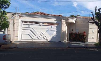 Casa com 3 quartos para alugar no Dona Amélia, Araçatuba 
