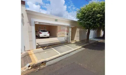 Casa com 3 quartos à venda na carlos de campos, 198, Dona Amélia, Araçatuba por R$ 400.000