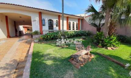 Casa com 3 dormitórios à venda, 180 m² por R$ 690.000,00 - Jardim São Pedro - Apucarana/PR