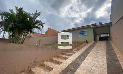 Casa com 3 dormitórios à venda, 135 m² por R$ 450.000,00 - Residencial Interlagos - Apucarana/PR