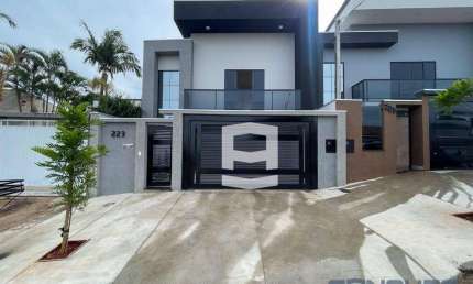 Casa com 3 dormitórios à venda, 176 m² por R$ 770.000,00 - Vila São Carlos - Apucarana/PR